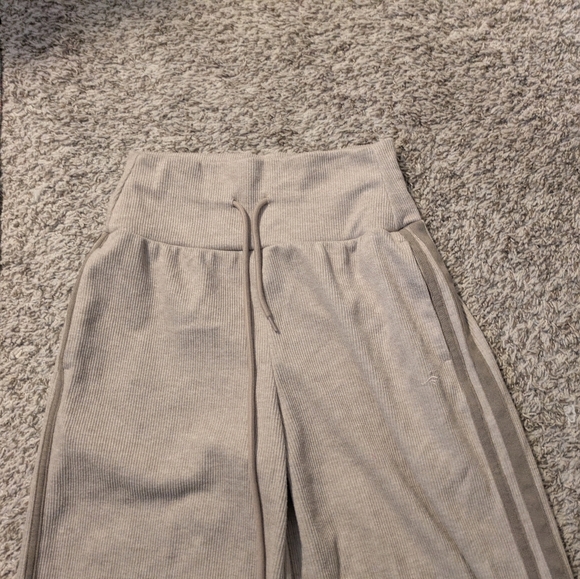 Halara Wide Leg Track Lounge Pants – Size Medium – Taupe/Beige – Soft & Flowy - Picture 4 of 7